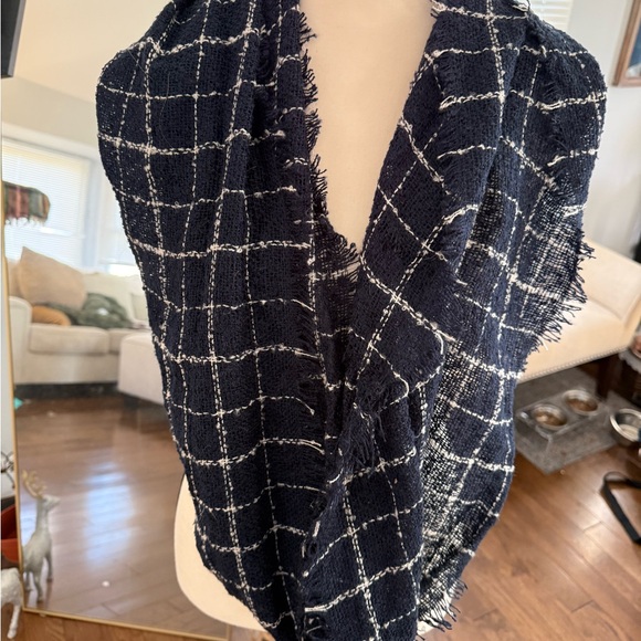 Bass Dark Blue and White Acrylic Infinity Loop  Scarf - Picture 4 of 6